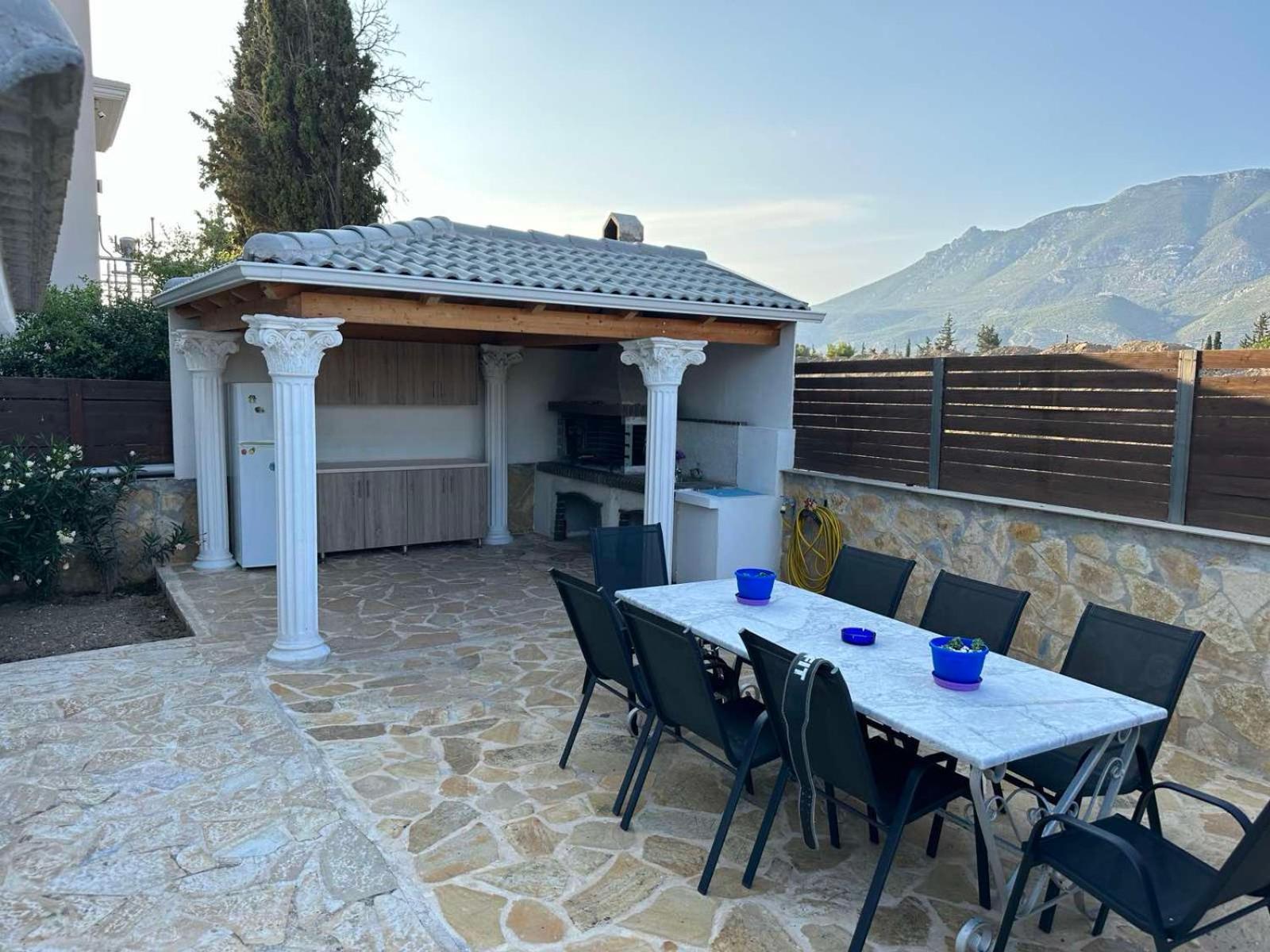 Kontis' Luxury Detached House Near The Sea Βίλα Λουτράκι Εξωτερικό φωτογραφία